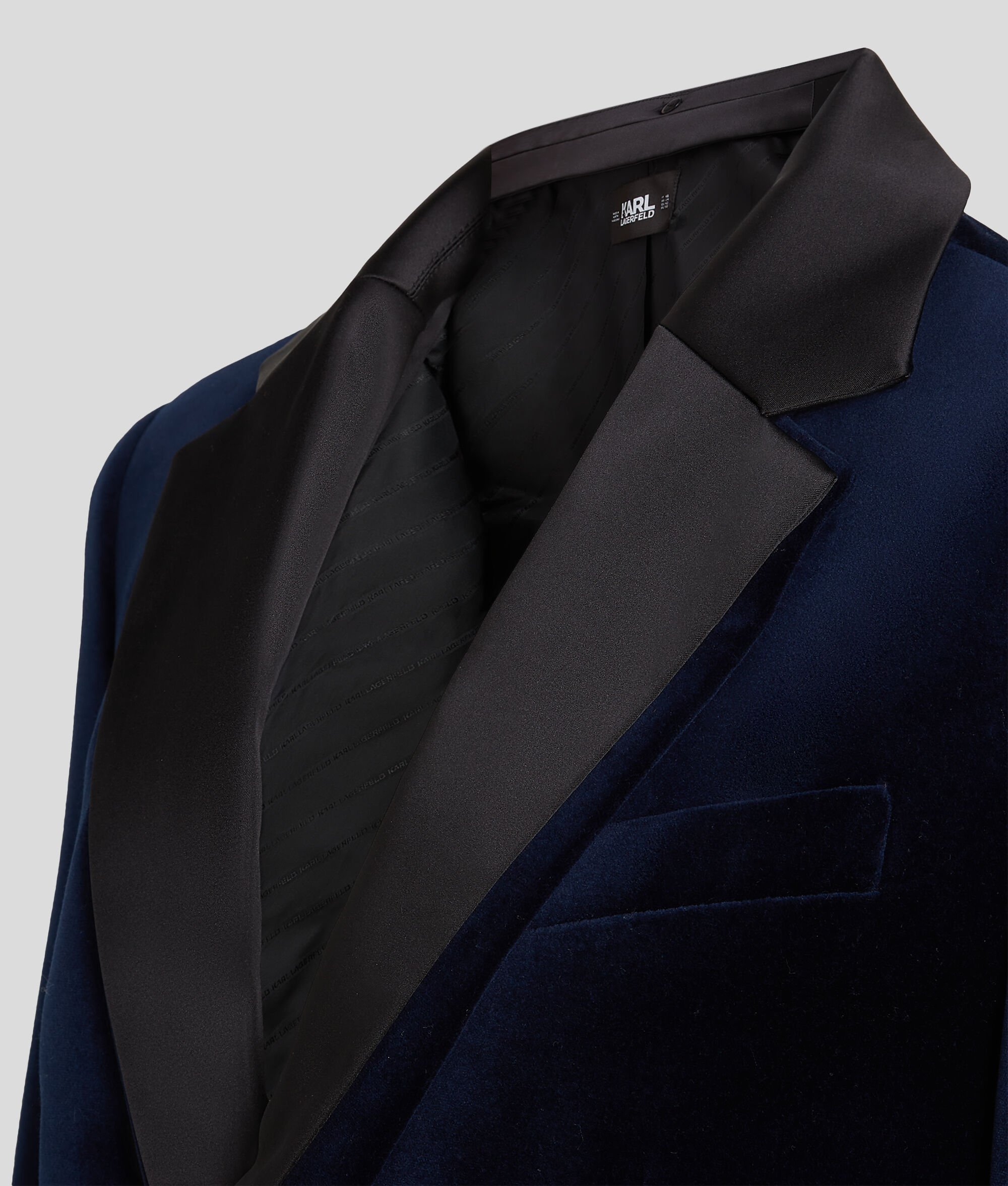 (image for) Premium-Quality VELVET BLAZER HANDPICKED BY HUN KIM